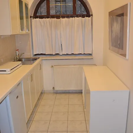Vandrarhem House1 *