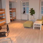 Hostel House1 *